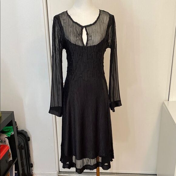 Komarov Black Witchy Crinkle Long Sleeve Midi Dress Size Large - Picture 2 of 14